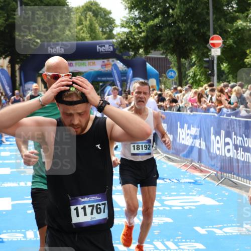 29.06.2025 - hella hamburg halbmarathon Zöllner http://msf.ph/oto/8182015 29.06.2025 10:40:40 Ziel 1912, 2324, 2714, 4843, 11767, 12365, 12865, 14272, 14820, 15015, 15164, 15493, 15542, 16599, 17724, 18192, 18399 meine-sportfotos.de