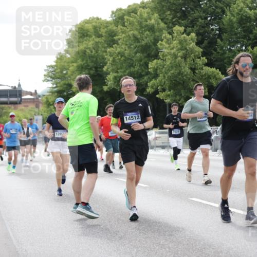 29.06.2025 - hella hamburg halbmarathon Jannik Wohlers http://msf.ph/oto/8182067 29.06.2025 10:23:03 Lombardsbrücke 1048, 1362, 2925, 4391, 4728, 5406, 6502, 7029, 7820, 8716, 10739, 11798, 11879, 12073, 12874, 14265, 14510, 14512, 14821, 15709, 16185, 16251, 17013, 17199, 17207, 17719, 18070, 18071, 18089, 18332, 18402, 18818, 18865 meine-sportfotos.de