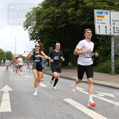 29.06.2025 - hella hamburg halbmarathon Yannick Fuchs http://msf.ph/oto/8182068 29.06.2025 10:28:50 20KM 1080, 1396, 1743, 2228, 2243, 2879, 3005, 6305, 7534, 7901, 8312, 9345, 9376, 10865, 11019, 11227, 12595, 13066, 13493, 13494, 13618, 13771, 14310, 14448, 14549, 15500, 16148, 16243, 16724, 17191, 17489, 17751, 17877, 18099, 18906 meine-sportfotos.de
