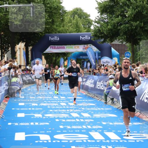 29.06.2025 - hella hamburg halbmarathon Zöllner http://msf.ph/oto/8182073 29.06.2025 10:32:29 Ziel 5070, 5746, 7845, 8883, 10484, 11745, 16957 meine-sportfotos.de