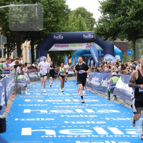 29.06.2025 - hella hamburg halbmarathon Zöllner http://msf.ph/oto/8182101 29.06.2025 10:32:30 Ziel 5070, 5746, 7845, 8883, 10484, 11745, 13199, 16957, 18562, 18563 meine-sportfotos.de