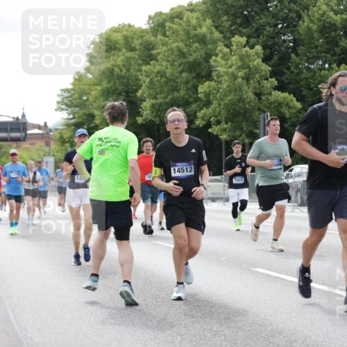29.06.2025 - hella hamburg halbmarathon Jannik Wohlers http://msf.ph/oto/8182113 29.06.2025 10:23:03 Lombardsbrücke 1048, 1362, 2925, 4391, 4728, 5406, 6502, 7029, 7820, 8716, 10739, 11798, 11879, 12073, 12874, 14265, 14510, 14512, 14821, 15709, 16185, 16251, 17013, 17199, 17207, 17719, 18070, 18071, 18089, 18332, 18402, 18818, 18865 meine-sportfotos.de