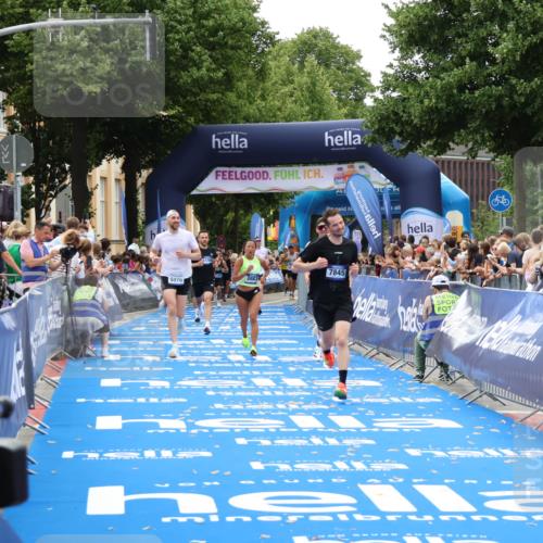 29.06.2025 - hella hamburg halbmarathon Zöllner http://msf.ph/oto/8182121 29.06.2025 10:32:30 Ziel 5070, 5746, 7845, 8883, 10484, 11745, 13199, 16957, 18562, 18563 meine-sportfotos.de