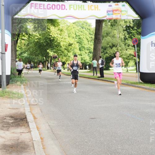 29.06.2025 - hella hamburg halbmarathon MichiJ http://msf.ph/oto/8182173 29.06.2025 10:17:30 Zwischen KM18-KM19 1577, 9804, 13941, 13956, 19114 meine-sportfotos.de