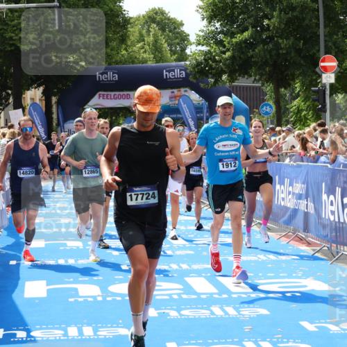29.06.2025 - hella hamburg halbmarathon Zöllner http://msf.ph/oto/8182198 29.06.2025 10:40:45 Ziel 1882, 1912, 2324, 2714, 2750, 4634, 4843, 4889, 5014, 5026, 5745, 7080, 7622, 8074, 8629, 9294, 10900, 12865, 14092, 14272, 14820, 15351, 15493, 15542, 16201, 16249, 16599, 17486, 17724, 18399 meine-sportfotos.de
