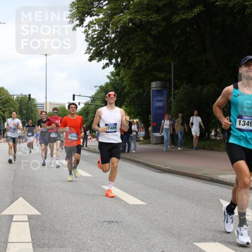 29.06.2025 - hella hamburg halbmarathon Yannick Fuchs http://msf.ph/oto/8182231 29.06.2025 10:28:52 20KM 1080, 1396, 1743, 2228, 2879, 3005, 6305, 7534, 7901, 8312, 9345, 9376, 10865, 11019, 11227, 12595, 13066, 13493, 13494, 13771, 14448, 14549, 15500, 16148, 16243, 16417, 17191, 17489, 17751, 17877, 18099, 18906 meine-sportfotos.de