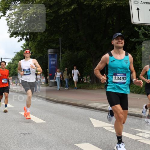 29.06.2025 - hella hamburg halbmarathon Yannick Fuchs http://msf.ph/oto/8182265 29.06.2025 10:28:52 20KM 1080, 1396, 1743, 2228, 2879, 3005, 6305, 7534, 7901, 8312, 9345, 9376, 10865, 11019, 11227, 12595, 13066, 13493, 13494, 13771, 14448, 14549, 15500, 16148, 16243, 16417, 17191, 17489, 17751, 17877, 18099, 18906 meine-sportfotos.de