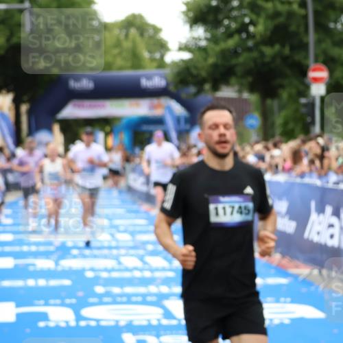 29.06.2025 - hella hamburg halbmarathon Zöllner http://msf.ph/oto/8182372 29.06.2025 10:32:36 Ziel 1707, 11745, 11877, 13199, 14293, 14908, 18135, 18562, 18563 meine-sportfotos.de