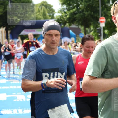 29.06.2025 - hella hamburg halbmarathon Zöllner http://msf.ph/oto/8182388 29.06.2025 10:40:48 Ziel 1882, 2324, 2714, 2750, 4634, 4889, 5014, 5026, 5745, 6429, 7080, 7622, 8074, 8629, 9294, 9979, 10900, 11959, 14092, 14272, 15351, 15493, 16201, 16249, 16599, 17486 meine-sportfotos.de