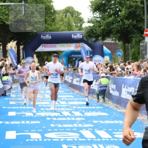 29.06.2025 - hella hamburg halbmarathon Zöllner http://msf.ph/oto/8182389 29.06.2025 10:32:36 Ziel 1707, 11745, 11877, 13199, 14293, 14908, 18135, 18562, 18563 meine-sportfotos.de