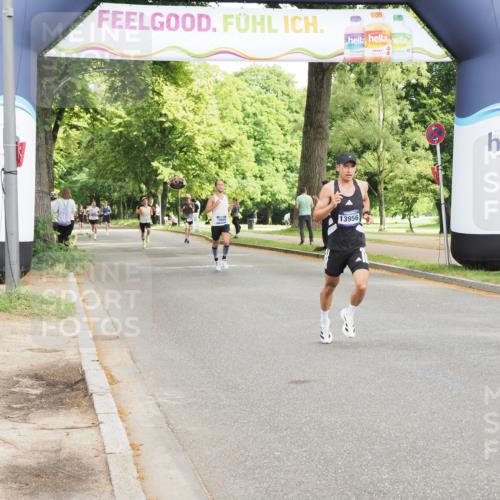 29.06.2025 - hella hamburg halbmarathon MichiJ http://msf.ph/oto/8182392 29.06.2025 10:17:31 Zwischen KM18-KM19 1577, 9804, 13941, 13956, 19114 meine-sportfotos.de