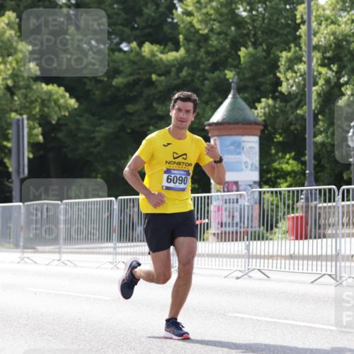 29.06.2025 - hella hamburg halbmarathon Jannik Wohlers http://msf.ph/oto/8182417 29.06.2025 09:42:55 Lombardsbrücke 1271, 4338, 5301, 6090, 7380, 9385, 9565, 9767, 10867, 13374, 14728, 14757, 15483, 15671, 18037, 18328, 18693, 18695, 18989 meine-sportfotos.de