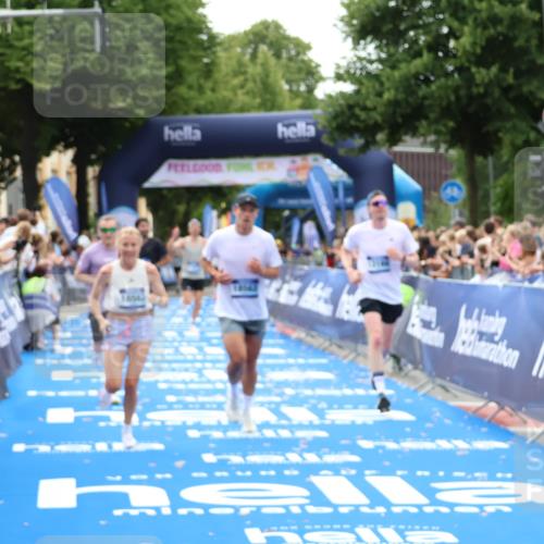 29.06.2025 - hella hamburg halbmarathon Zöllner http://msf.ph/oto/8182419 29.06.2025 10:32:37 Ziel 1707, 11877, 13199, 14293, 14908, 16619, 18135, 18562, 18563 meine-sportfotos.de