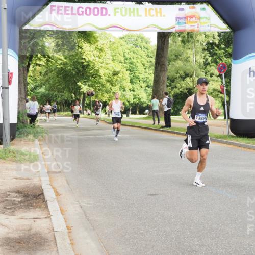 29.06.2025 - hella hamburg halbmarathon MichiJ http://msf.ph/oto/8182424 29.06.2025 10:17:31 Zwischen KM18-KM19 1577, 9804, 13941, 13956, 19114 meine-sportfotos.de