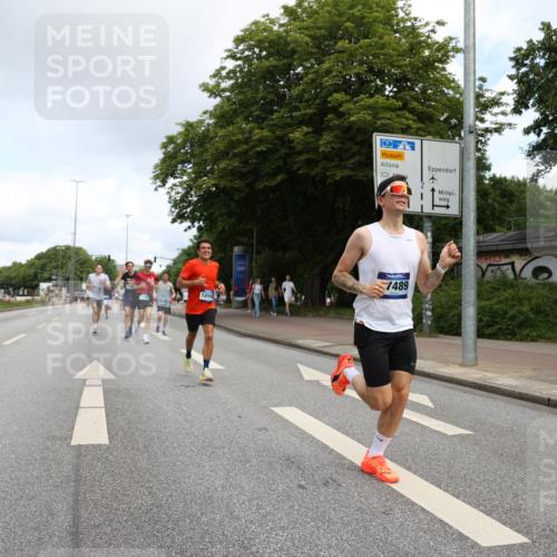29.06.2025 - hella hamburg halbmarathon Yannick Fuchs http://msf.ph/oto/8182429 29.06.2025 10:28:53 20KM 1080, 1396, 1743, 2228, 2879, 3005, 5550, 6305, 7534, 7901, 8312, 9345, 9376, 10865, 11019, 11227, 12595, 13066, 13493, 13494, 13771, 14448, 14549, 15500, 16148, 16243, 16417, 17191, 17489, 17751, 17877, 18099, 18906 meine-sportfotos.de