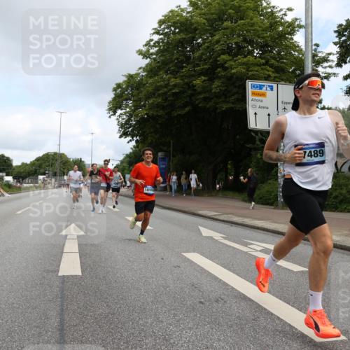 29.06.2025 - hella hamburg halbmarathon Yannick Fuchs http://msf.ph/oto/8182473 29.06.2025 10:28:53 20KM 1080, 1396, 1743, 2228, 2879, 3005, 5550, 6305, 7534, 7901, 8312, 9345, 9376, 10865, 11019, 11227, 12595, 13066, 13493, 13494, 13771, 14448, 14549, 15500, 16148, 16243, 16417, 17191, 17489, 17751, 17877, 18099, 18906 meine-sportfotos.de