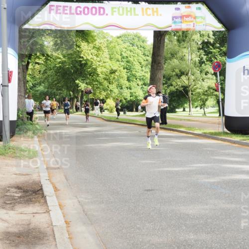 29.06.2025 - hella hamburg halbmarathon MichiJ http://msf.ph/oto/8182574 29.06.2025 10:17:36 Zwischen KM18-KM19 1577, 10655, 13956, 15583 meine-sportfotos.de