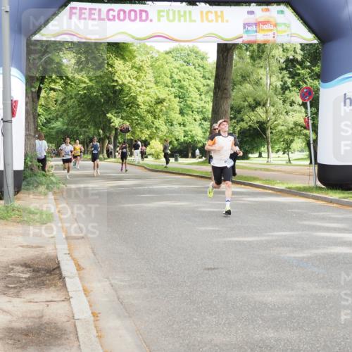 29.06.2025 - hella hamburg halbmarathon MichiJ http://msf.ph/oto/8182592 29.06.2025 10:17:36 Zwischen KM18-KM19 1577, 10655, 13956, 15583 meine-sportfotos.de
