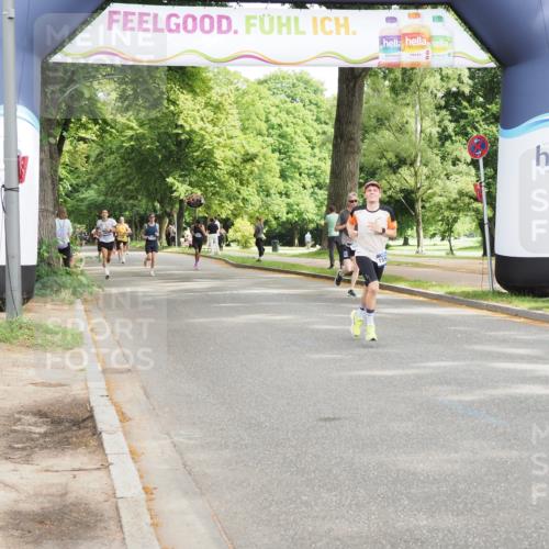 29.06.2025 - hella hamburg halbmarathon MichiJ http://msf.ph/oto/8182609 29.06.2025 10:17:36 Zwischen KM18-KM19 1577, 10655, 13956, 15583 meine-sportfotos.de