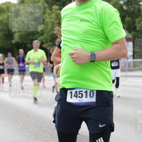 29.06.2025 - hella hamburg halbmarathon Jannik Wohlers http://msf.ph/oto/8182621 29.06.2025 10:23:05 Lombardsbrücke 1048, 1304, 1362, 4391, 4728, 5160, 5406, 6502, 7029, 7820, 10739, 11300, 11798, 11879, 12874, 14265, 14510, 14512, 14821, 15709, 16185, 16251, 17013, 17199, 17719, 18070, 18071, 18089, 18332, 18402, 18818, 18865 meine-sportfotos.de