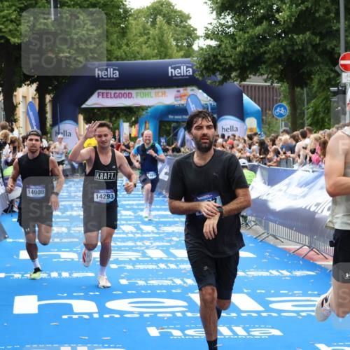 29.06.2025 - hella hamburg halbmarathon Zöllner http://msf.ph/oto/8182638 29.06.2025 10:32:42 Ziel 1707, 1990, 7965, 11877, 12987, 13961, 14293, 14908, 16619, 17117, 17151 meine-sportfotos.de
