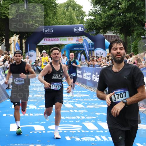 29.06.2025 - hella hamburg halbmarathon Zöllner http://msf.ph/oto/8182668 29.06.2025 10:32:42 Ziel 1707, 1990, 7965, 11877, 12987, 13961, 14293, 14908, 16619, 17117, 17151 meine-sportfotos.de