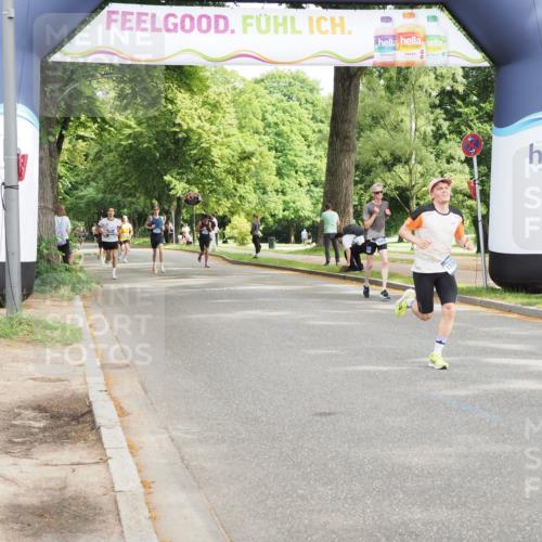 29.06.2025 - hella hamburg halbmarathon MichiJ http://msf.ph/oto/8182676 29.06.2025 10:17:37 Zwischen KM18-KM19 1577, 10655, 13956, 15583 meine-sportfotos.de