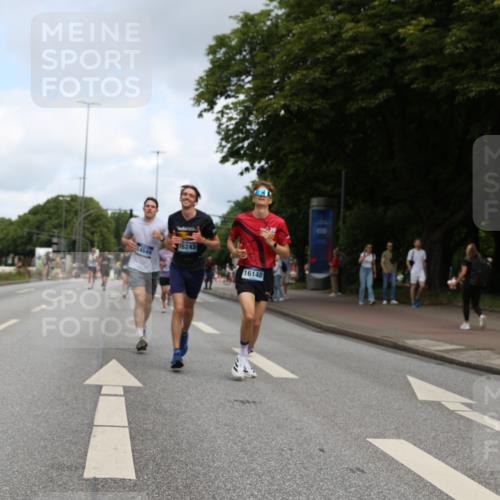 29.06.2025 - hella hamburg halbmarathon Yannick Fuchs http://msf.ph/oto/8182679 29.06.2025 10:28:54 20KM 1080, 1743, 2228, 2879, 3005, 5550, 6305, 7534, 7901, 9345, 9376, 10865, 11019, 12595, 13066, 13493, 13494, 13771, 14448, 14549, 15500, 15902, 16148, 16243, 16417, 17191, 17489, 17751, 17877, 18026, 18099, 18906 meine-sportfotos.de