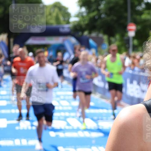 29.06.2025 - hella hamburg halbmarathon Zöllner http://msf.ph/oto/8182698 29.06.2025 10:40:56 Ziel 1631, 1677, 6429, 7109, 7378, 9547, 9979, 10369, 10934, 12088, 12385, 13029, 13158, 14661, 15689, 16347, 17032, 17720, 18173 meine-sportfotos.de