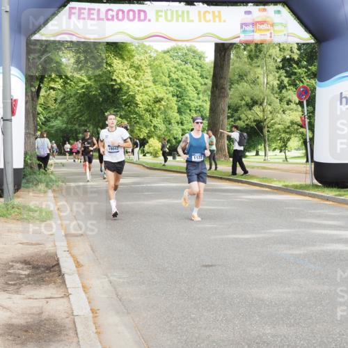 29.06.2025 - hella hamburg halbmarathon MichiJ http://msf.ph/oto/8182712 29.06.2025 10:17:41 Zwischen KM18-KM19 2604, 10655, 15583 meine-sportfotos.de