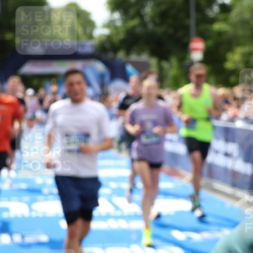 29.06.2025 - hella hamburg halbmarathon Zöllner http://msf.ph/oto/8182714 29.06.2025 10:40:57 Ziel 1631, 1677, 6429, 7109, 7378, 9547, 9979, 10369, 10934, 12088, 12385, 13029, 13158, 14661, 15689, 16347, 17032, 17720, 18173 meine-sportfotos.de