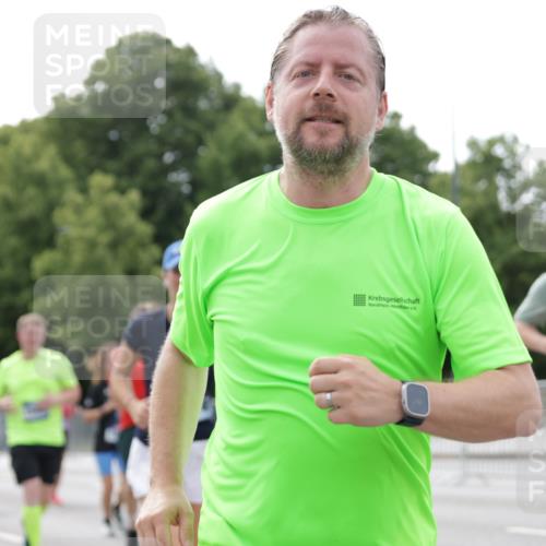 29.06.2025 - hella hamburg halbmarathon Jannik Wohlers http://msf.ph/oto/8182730 29.06.2025 10:23:05 Lombardsbrücke 1048, 1304, 1362, 4391, 4728, 5160, 5406, 6502, 7029, 7820, 10739, 11300, 11798, 11879, 12874, 14265, 14510, 14512, 14821, 15709, 16185, 16251, 17013, 17199, 17719, 18070, 18071, 18089, 18332, 18402, 18818, 18865 meine-sportfotos.de