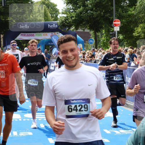 29.06.2025 - hella hamburg halbmarathon Zöllner http://msf.ph/oto/8182758 29.06.2025 10:40:58 Ziel 1631, 1677, 7109, 7378, 9547, 10369, 10934, 12088, 12385, 13029, 13158, 14661, 15689, 16347, 17032, 17720, 18173 meine-sportfotos.de