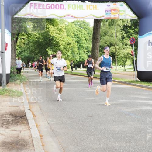 29.06.2025 - hella hamburg halbmarathon MichiJ http://msf.ph/oto/8182760 29.06.2025 10:17:42 Zwischen KM18-KM19 1122, 2604, 10655, 15583 meine-sportfotos.de