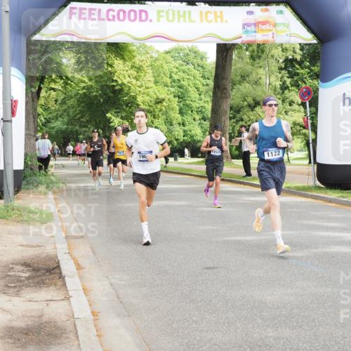29.06.2025 - hella hamburg halbmarathon MichiJ http://msf.ph/oto/8182792 29.06.2025 10:17:42 Zwischen KM18-KM19 1122, 2604, 10655, 15583 meine-sportfotos.de