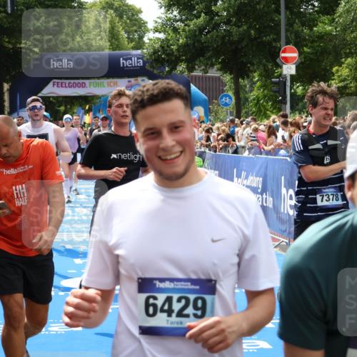 29.06.2025 - hella hamburg halbmarathon Zöllner http://msf.ph/oto/8182794 29.06.2025 10:40:58 Ziel 1631, 1677, 7109, 7378, 9547, 10369, 10934, 12088, 12385, 13029, 13158, 14661, 15689, 16347, 17032, 17720, 18173 meine-sportfotos.de