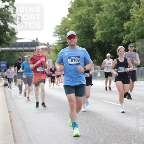 29.06.2025 - hella hamburg halbmarathon Jannik Wohlers http://msf.ph/oto/8182932 29.06.2025 10:23:08 Lombardsbrücke 1048, 1304, 1362, 4391, 4646, 4728, 5160, 5406, 6747, 7029, 7820, 9715, 11300, 11793, 11879, 12874, 14265, 14510, 14512, 15709, 16185, 16251, 16331, 17199, 18070, 18071, 18089, 18332, 18402, 18818, 18865 meine-sportfotos.de