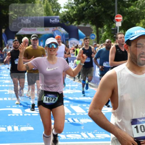 29.06.2025 - hella hamburg halbmarathon Zöllner http://msf.ph/oto/8182998 29.06.2025 10:41:02 Ziel 1677, 2949, 6550, 6683, 9755, 11062, 11922, 12088, 12385, 13029, 13158, 15689, 16347, 17032, 17720, 17971, 18173 meine-sportfotos.de