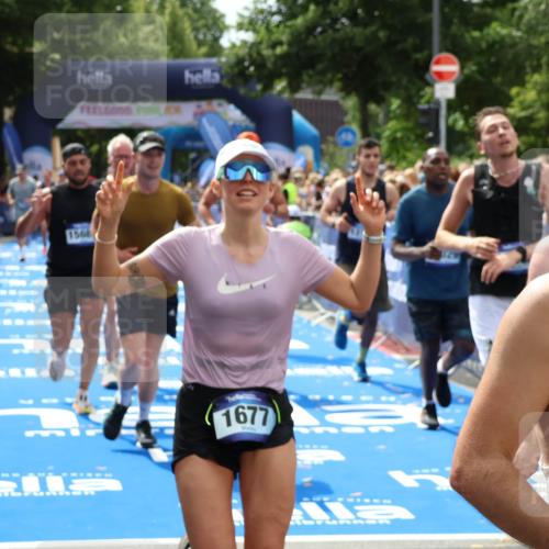 29.06.2025 - hella hamburg halbmarathon Zöllner http://msf.ph/oto/8183018 29.06.2025 10:41:03 Ziel 1677, 2949, 6550, 6683, 9358, 9755, 11062, 11922, 12088, 12385, 13029, 13158, 15689, 16347, 17032, 17100, 17620, 17720, 17971 meine-sportfotos.de