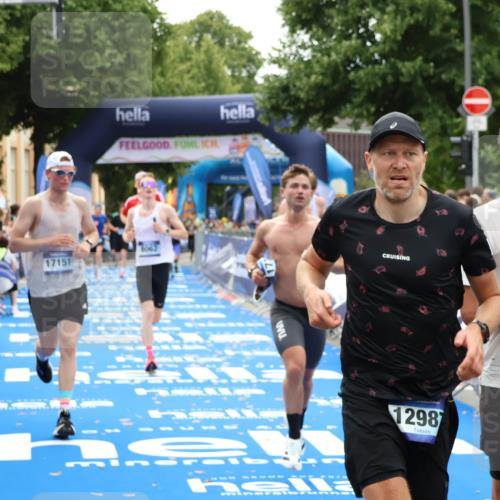 29.06.2025 - hella hamburg halbmarathon Zöllner http://msf.ph/oto/8183063 29.06.2025 10:32:49 Ziel 7965, 8062, 12987, 13686, 13961, 14028, 15054, 16425, 17117, 17151 meine-sportfotos.de