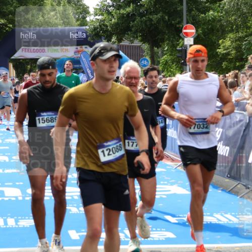 29.06.2025 - hella hamburg halbmarathon Zöllner http://msf.ph/oto/8183129 29.06.2025 10:41:04 Ziel 2949, 4871, 6550, 6683, 9358, 9755, 11062, 11922, 12088, 12385, 13029, 13158, 15689, 16347, 17032, 17100, 17620, 17720, 17971, 18045, 18049 meine-sportfotos.de