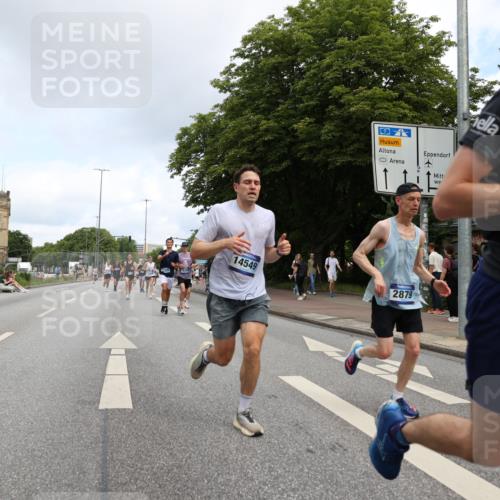 29.06.2025 - hella hamburg halbmarathon Yannick Fuchs http://msf.ph/oto/8183130 29.06.2025 10:28:56 20KM 1080, 1743, 2228, 2879, 3005, 5550, 6305, 7534, 7884, 7901, 9345, 9376, 9519, 10865, 11019, 13066, 13493, 13494, 13771, 14448, 14549, 15500, 15902, 16148, 16243, 16417, 17489, 17751, 17877, 18026, 18099, 18906 meine-sportfotos.de