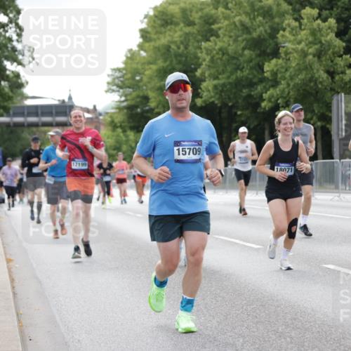 29.06.2025 - hella hamburg halbmarathon Jannik Wohlers http://msf.ph/oto/8183139 29.06.2025 10:23:08 Lombardsbrücke 1048, 1304, 1362, 4391, 4646, 4728, 5160, 5406, 6747, 7029, 7820, 9715, 11300, 11793, 11879, 12874, 14265, 14510, 14512, 15709, 16185, 16251, 16331, 17199, 18070, 18071, 18089, 18332, 18402, 18818, 18865 meine-sportfotos.de