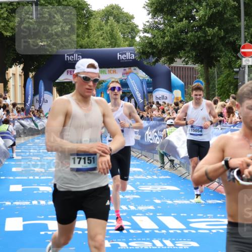 29.06.2025 - hella hamburg halbmarathon Zöllner http://msf.ph/oto/8183162 29.06.2025 10:32:51 Ziel 6358, 7965, 8062, 13686, 14028, 15054, 16425, 17151, 18687 meine-sportfotos.de