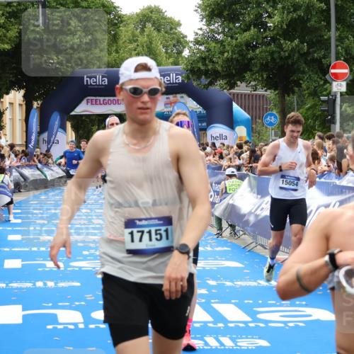 29.06.2025 - hella hamburg halbmarathon Zöllner http://msf.ph/oto/8183170 29.06.2025 10:32:51 Ziel 6358, 7965, 8062, 13686, 14028, 15054, 16425, 17151, 18687 meine-sportfotos.de