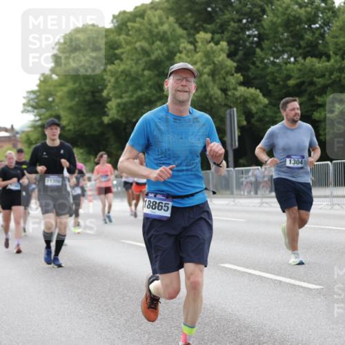 29.06.2025 - hella hamburg halbmarathon Jannik Wohlers http://msf.ph/oto/8183191 29.06.2025 10:23:13 Lombardsbrücke 1048, 1304, 2125, 4391, 4646, 5160, 5406, 6747, 7029, 8031, 8181, 8676, 9715, 10649, 11300, 11793, 12874, 14510, 14512, 14521, 15709, 15739, 15853, 16185, 16251, 16331, 17199, 17385, 18070, 18071, 18089, 18332, 18402, 18818, 18865 meine-sportfotos.de