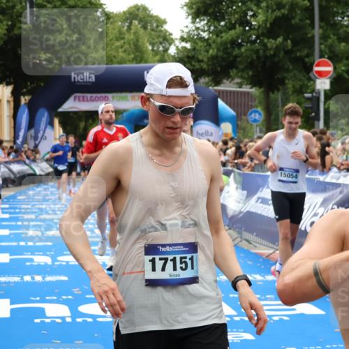 29.06.2025 - hella hamburg halbmarathon Zöllner http://msf.ph/oto/8183196 29.06.2025 10:32:51 Ziel 6358, 7965, 8062, 13686, 14028, 15054, 16425, 17151, 18687 meine-sportfotos.de