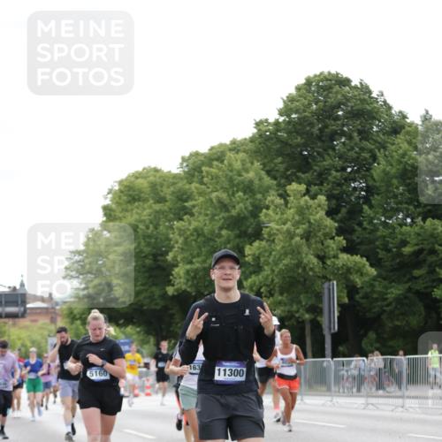 29.06.2025 - hella hamburg halbmarathon Jannik Wohlers http://msf.ph/oto/8183209 29.06.2025 10:23:15 Lombardsbrücke 1048, 1304, 2125, 4391, 4646, 5160, 5406, 6747, 7029, 8031, 8181, 8676, 9715, 10649, 11300, 11454, 11793, 12874, 13149, 14512, 14521, 15709, 15739, 15853, 16185, 16251, 16331, 17199, 17385, 18070, 18071, 18089, 18314, 18402, 18818, 18865 meine-sportfotos.de