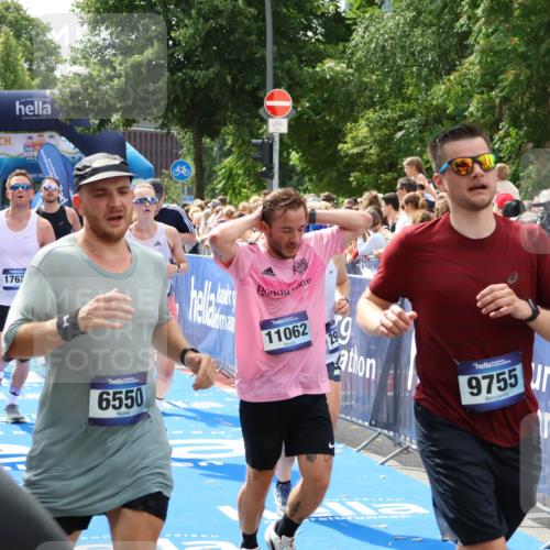 29.06.2025 - hella hamburg halbmarathon Zöllner http://msf.ph/oto/8183286 29.06.2025 10:41:09 Ziel 1136, 2568, 2949, 3618, 4380, 4871, 5709, 6550, 6683, 9358, 9659, 9755, 9815, 11062, 13268, 17100, 17620, 17971, 18045, 18049 meine-sportfotos.de