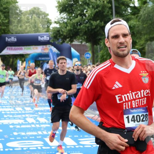 29.06.2025 - hella hamburg halbmarathon Zöllner http://msf.ph/oto/8183362 29.06.2025 10:32:57 Ziel 4463, 4749, 6358, 10453, 12290, 13686, 16425, 18687, 19059 meine-sportfotos.de